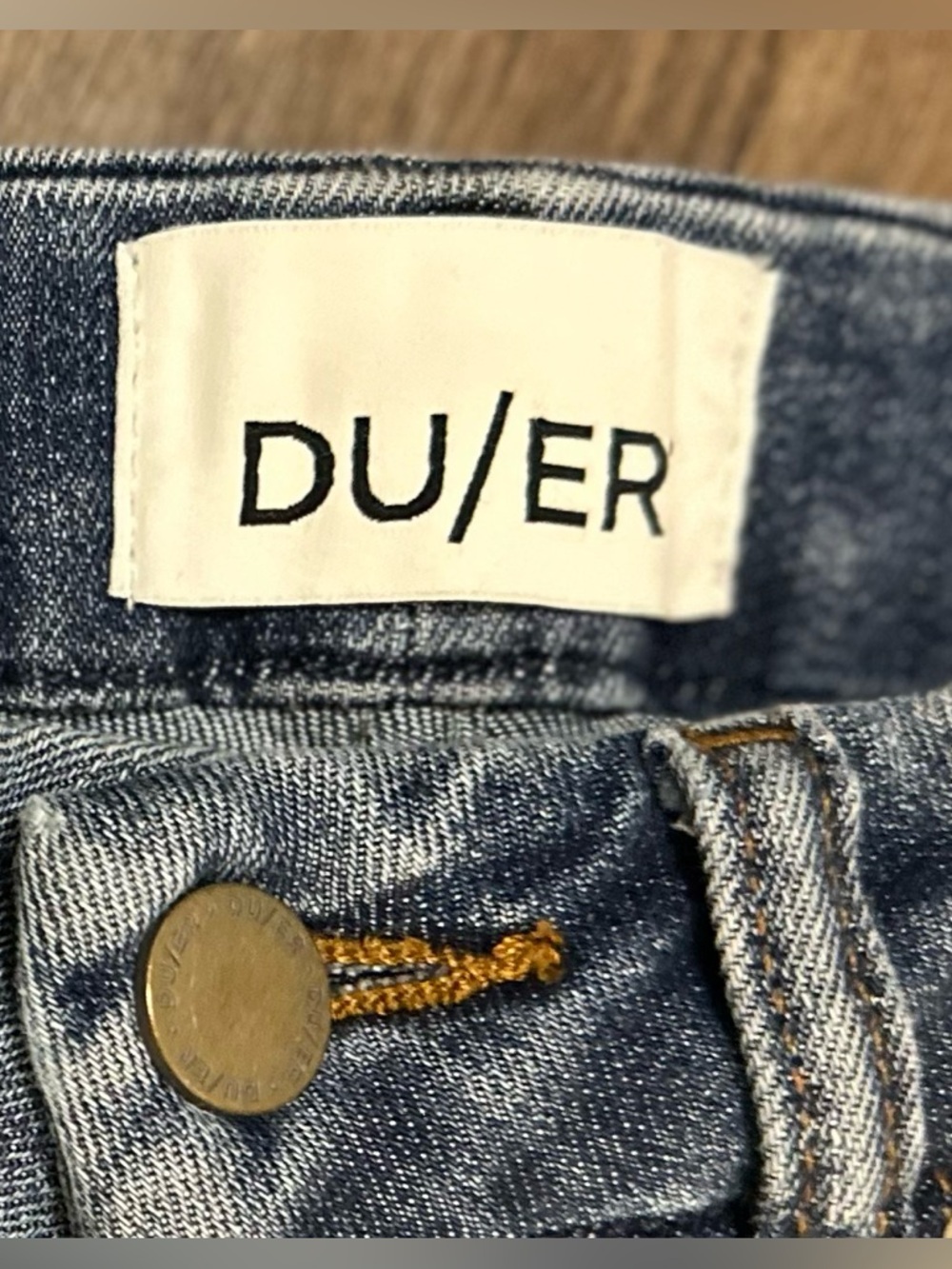 Du/er Women's Performance Denim Skinny Jeans. Size 26 x 28. - Picture 3 of 15